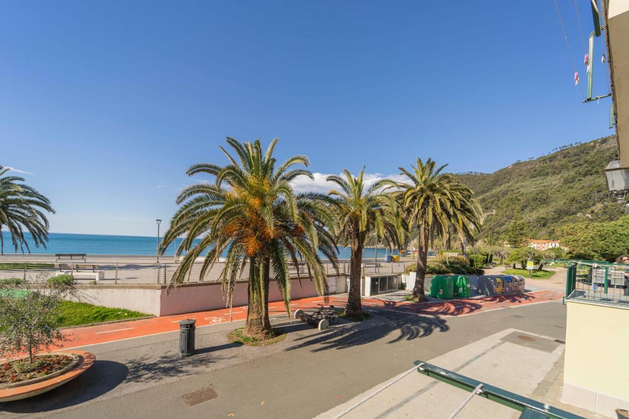 Appartement 105 - La Casa Di Jacopo, Fronte E Vista Mare In Centro A Riva Trigoso, 20 Metri Dalla Spiaggia à Sestri Levante Extérieur photo