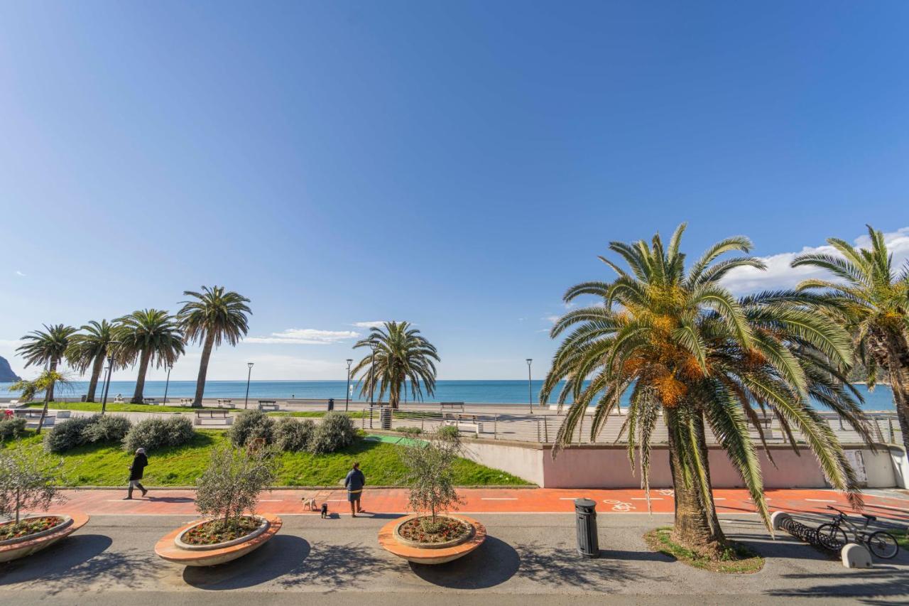 Appartement 105 - La Casa Di Jacopo, Fronte E Vista Mare In Centro A Riva Trigoso, 20 Metri Dalla Spiaggia à Sestri Levante Extérieur photo